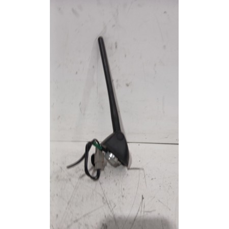 Recambio de antena para nissan juke (f15) 1.5 dci referencia OEM IAM 282081KA0A  