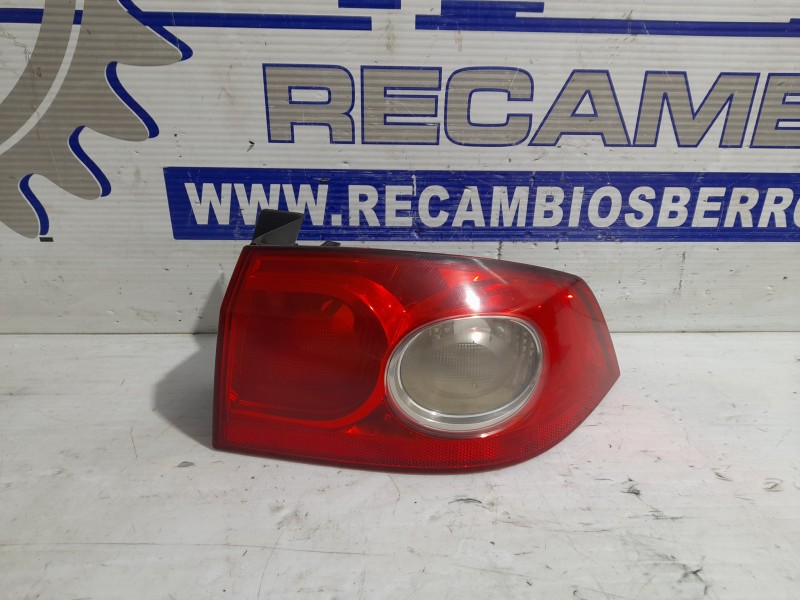 Recambio de piloto trasero derecho para renault laguna ii (bg0) 1.9 dci diesel fap referencia OEM IAM 8200262668  