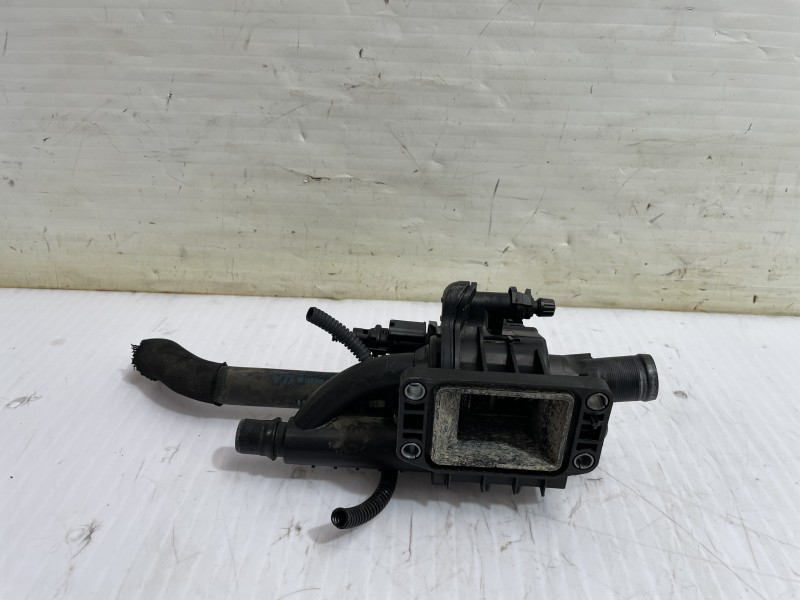 Recambio de termostato para peugeot 308 sw envy referencia OEM IAM 9684588980  
