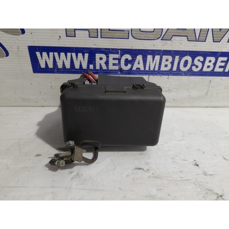 Recambio de caja reles / fusibles para renault laguna ii (bg0) 1.9 dci diesel fap referencia OEM IAM 8200674197  