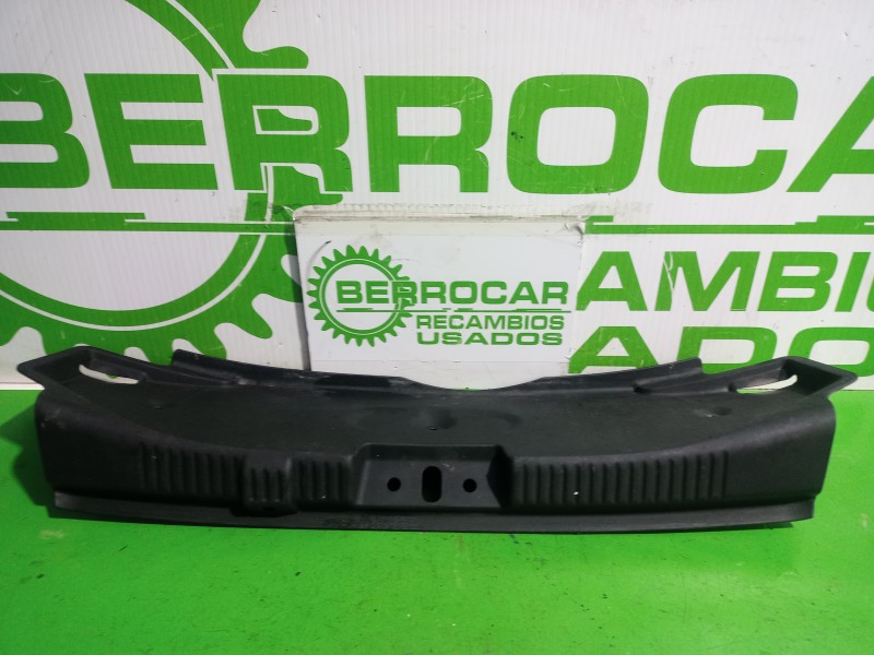 Recambio de guarnecido porton trasero para fiat bravo (198) 1.9 dynamic multijet referencia OEM IAM 735384635  
