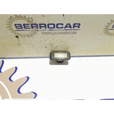 Recambio de piloto matricula para mercedes-benz clase c (w203) berlina 2.2 cdi cat referencia OEM IAM A2038200556  