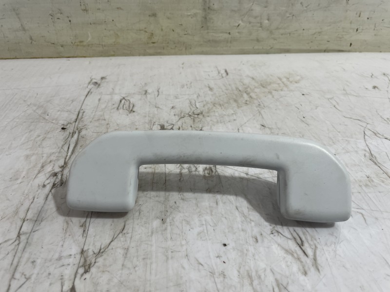 Recambio de asidero techo trasero derecho para opel corsa f edition referencia OEM IAM 8K0857607B  