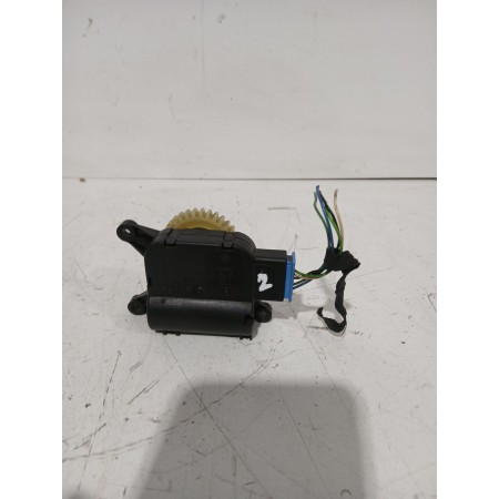 Recambio de motor apertura trampilla para seat ibiza iii (6l1) 1.4 tdi referencia OEM IAM 0132801357  