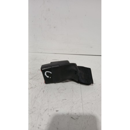 Recambio de enganche cinturon trasero central para nissan juke (f15) 1.5 dci referencia OEM IAM 888521KA0A  