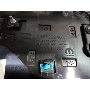 Recambio de aleron trasero para jeep avenger altitude referencia OEM IAM 735737904  