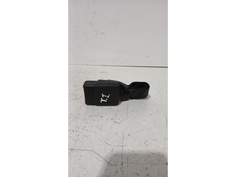 Recambio de enganche cinturon trasero izquierdo para nissan juke (f15) 1.5 dci referencia OEM IAM 888431KA0A  