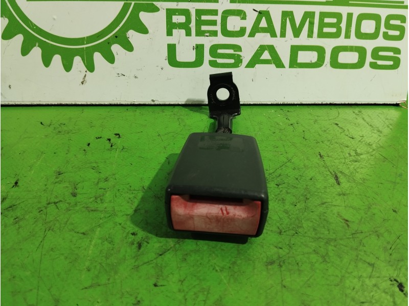 Recambio de enganche cinturon para opel astra h berlina essentia referencia OEM IAM 13128019  