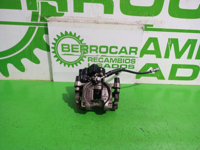 Recambio de pinza de freno trasera derecha para volkswagen t-roc (d11) basis referencia OEM IAM 5Q0615406GP  