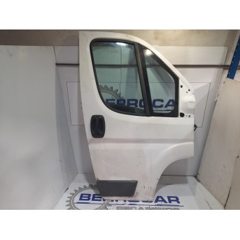 PUERTA DELANTERA DERECHA 9004Y1 