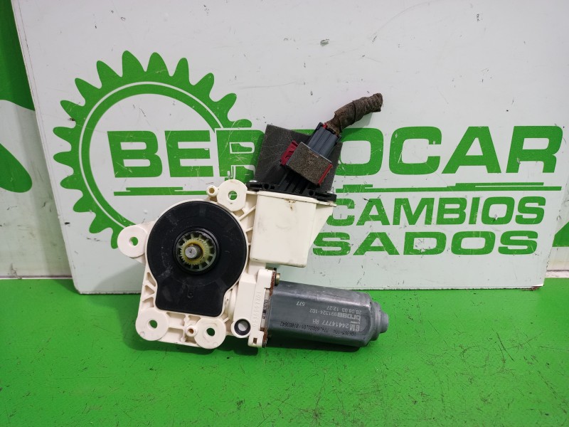 Recambio de motor elevalunas trasero derecho para opel vectra c berlina essentia referencia OEM IAM 24414777  