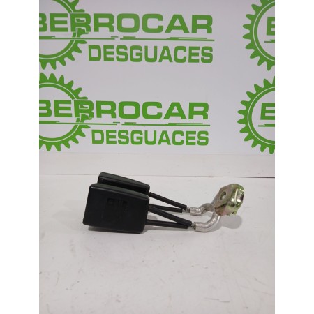 Recambio de enganche cinturon trasero central para seat ibiza iii (6l1) 1.4 tdi referencia OEM IAM 6Q0857488B  