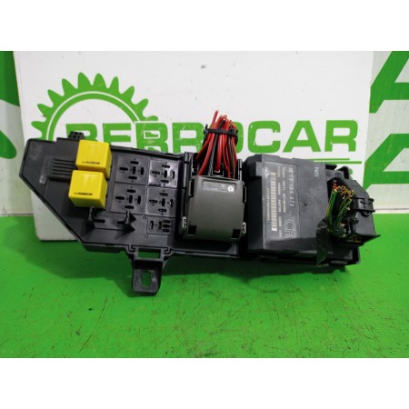 Recambio de caja reles / fusibles para opel vectra c berlina essentia referencia OEM IAM 13165970  
