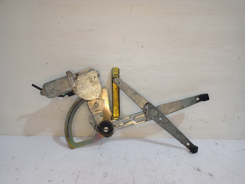 Recambio de elevalunas delantero izquierdo para ford sierra berlina brillant referencia OEM IAM 680546747  