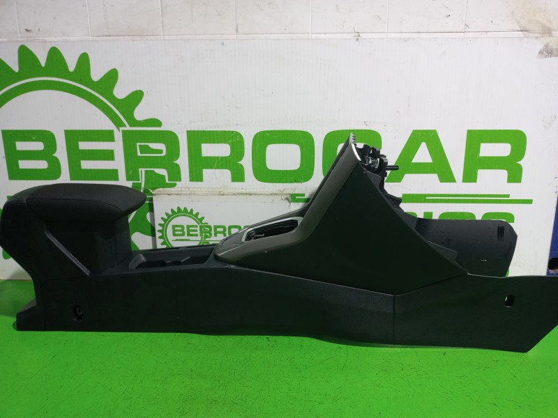 Recambio de consola central para volkswagen t-roc (d11) basis referencia OEM IAM 2GA863243  