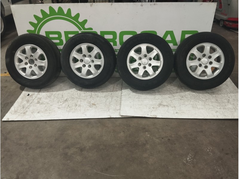 Recambio de juego llantas para kia carnival 2.9 crdi cat referencia OEM IAM 529104D100  