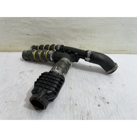 Recambio de tubo intercooler para peugeot 308 sw envy referencia OEM IAM 9688500380  