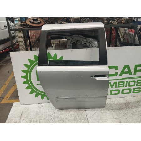 Recambio de puerta trasera derecha para kia carnival 2.9 crdi cat referencia OEM IAM 770044D010  