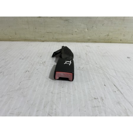 Recambio de enganche cinturon trasero izquierdo para fiat 500 cabrio (150) aniversario referencia OEM IAM 34045525  