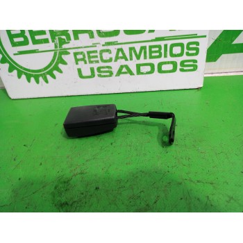 Recambio de enganche cinturon trasero central para opel vectra c berlina essentia referencia OEM IAM 24465998F  