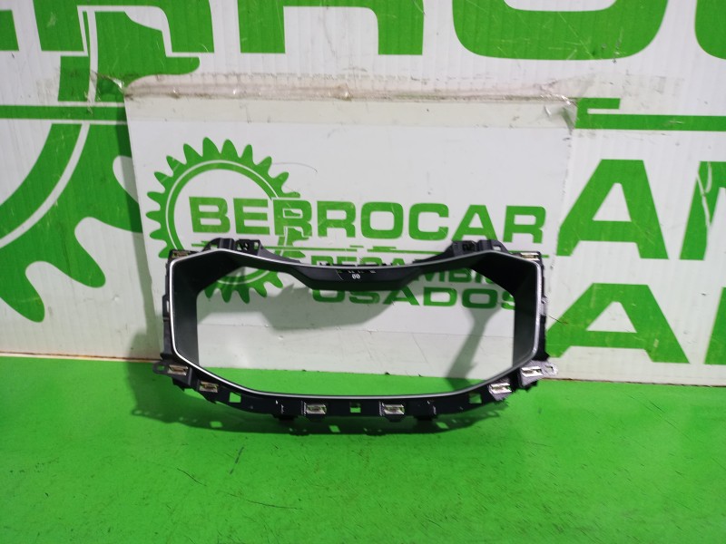 Recambio de moldura para volkswagen t-roc (d11) basis referencia OEM IAM 2GA857054  