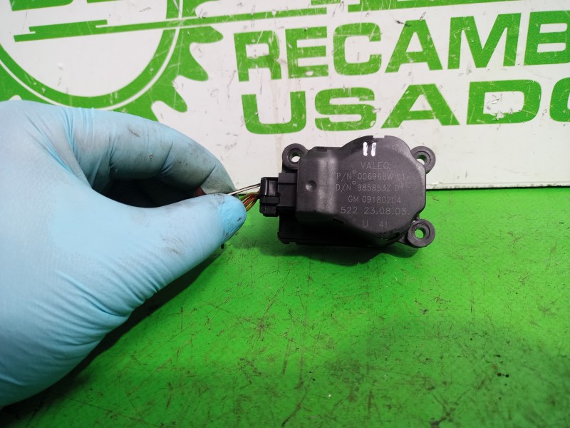 Recambio de motor apertura trampilla para opel vectra c berlina essentia referencia OEM IAM 09180204  