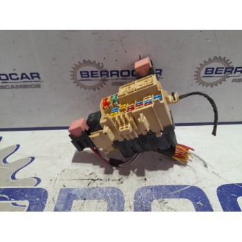 Recambio de caja reles / fusibles para renault kangoo 1.5 dci diesel fap referencia OEM IAM 8200451902  