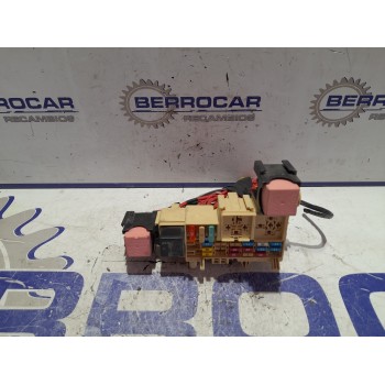 Recambio de caja reles / fusibles para renault kangoo 1.5 dci diesel fap referencia OEM IAM 8200451902  
