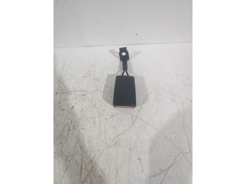 Recambio de enganche cinturon trasero derecho para opel astra h (a04) 1.7 cdti (l48) referencia OEM IAM 13128869  