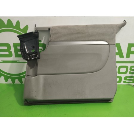 Recambio de guarnecido puerta trasera derecha para kia carnival 2.9 crdi cat referencia OEM IAM 833024D141AD5  