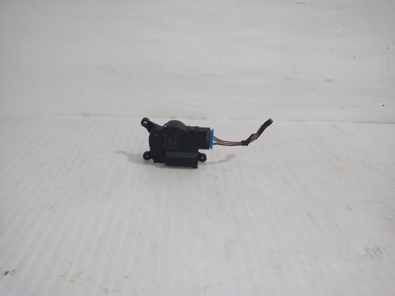 Recambio de motor apertura trampilla para volkswagen touran (5t1) advance bmt referencia OEM IAM 5Q0907511L  