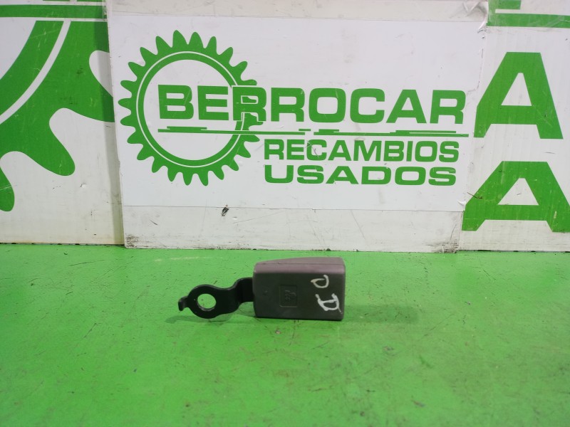 Recambio de enganche cinturon delantero derecho para nissan micra (k11) básico referencia OEM IAM 868425F800  