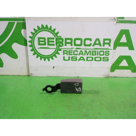 Recambio de enganche cinturon delantero derecho para nissan micra (k11) básico referencia OEM IAM 868425F800  