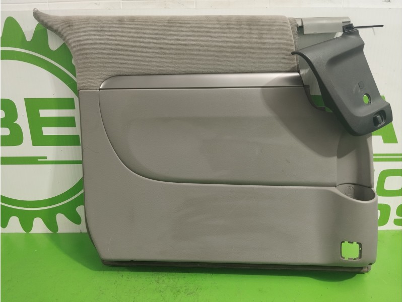 Recambio de guarnecido puerta trasera izquierda para kia carnival 2.9 crdi cat referencia OEM IAM 833014D141AD5  