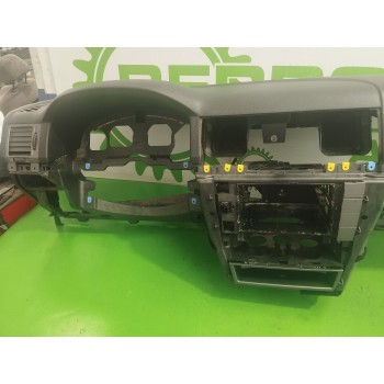 Recambio de salpicadero para opel vectra c berlina essentia referencia OEM IAM 13170531  