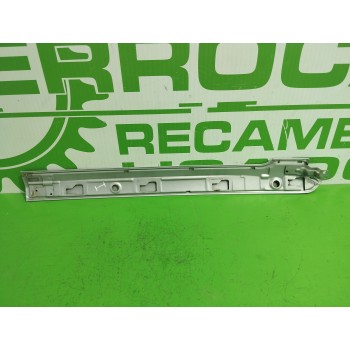 Recambio de moldura lateral para kia carnival 2.9 crdi cat referencia OEM IAM K56B51695  