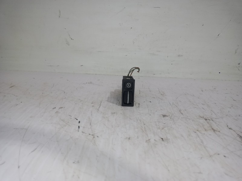 Recambio de interruptor para ford sierra berlina brillant referencia OEM IAM 81AG14488RFA  