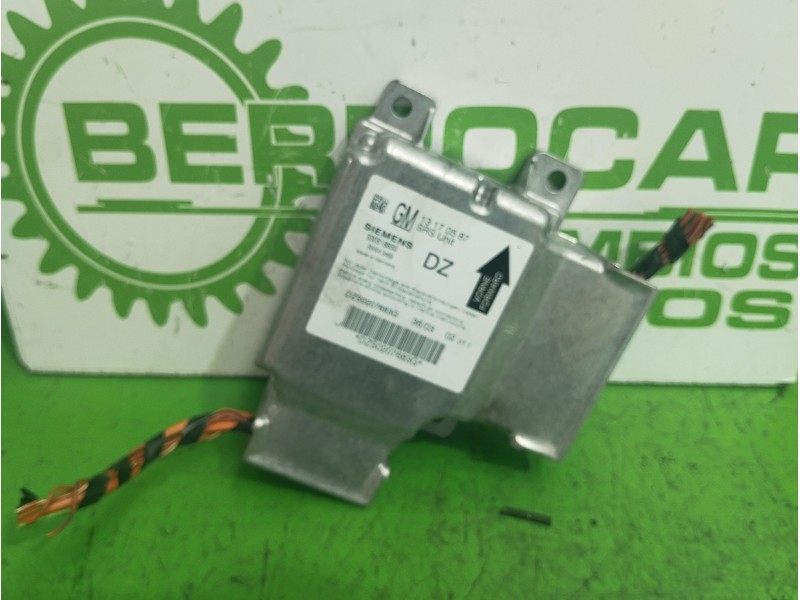 Recambio de centralita airbag para opel vectra c berlina essentia referencia OEM IAM 330518650  