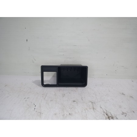 Recambio de moldura para ford sierra berlina brillant referencia OEM IAM 90BGA046780AAW  