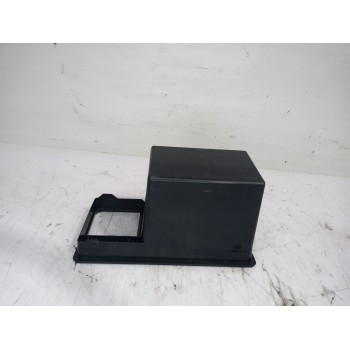 Recambio de moldura para ford sierra berlina brillant referencia OEM IAM 90BGA046780AAW  
