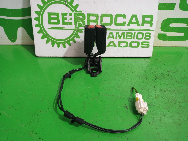 Recambio de enganche cinturon para peugeot 508 active referencia OEM IAM 6163907A  