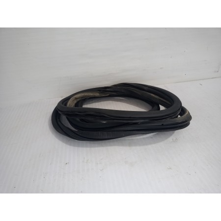 Recambio de goma contorno para volkswagen touran (5t1) advance bmt referencia OEM IAM 5TA867913B  