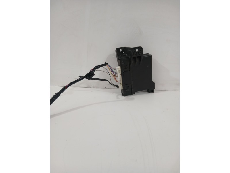 Recambio de modulo electronico para toyota yaris active referencia OEM IAM 886500D732  