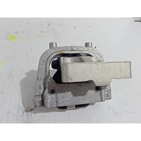 Recambio de soporte motor delantero para volkswagen golf vii lim. (5g1) comfortline bluemotion referencia OEM IAM 5Q0199262  