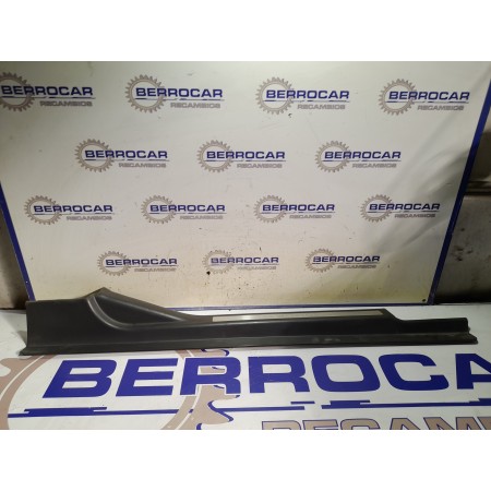 Recambio de moldura lateral para mercedes-benz clase c (w203) berlina 2.2 cdi cat referencia OEM IAM A2036800835  