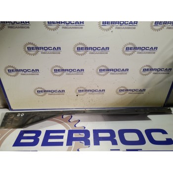 Recambio de moldura lateral para mercedes-benz clase c (w203) berlina 2.2 cdi cat referencia OEM IAM A2036800835  