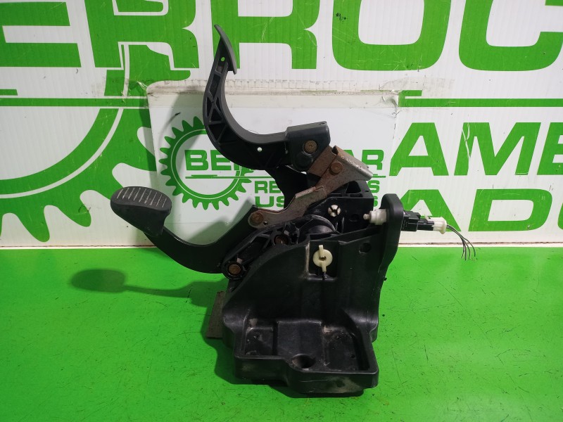 Recambio de pedalera para fiat bravo (198) 1.9 dynamic multijet referencia OEM IAM 3801920006  