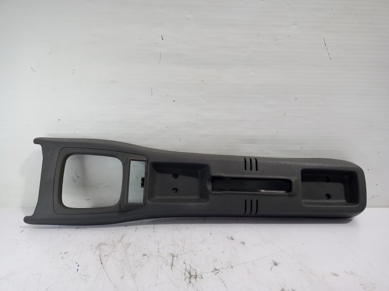 Recambio de consola central para ford sierra berlina brillant referencia OEM IAM 6509774  