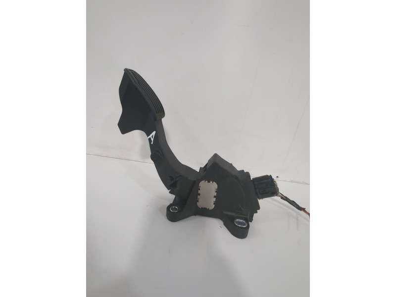 Recambio de pedal acelerador para toyota yaris active referencia OEM IAM 781100D120  