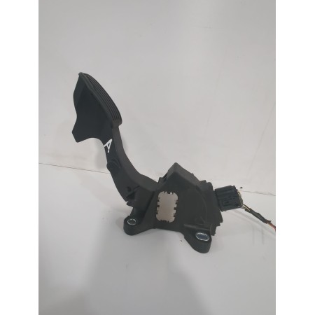 Recambio de pedal acelerador para toyota yaris active referencia OEM IAM 781100D120  